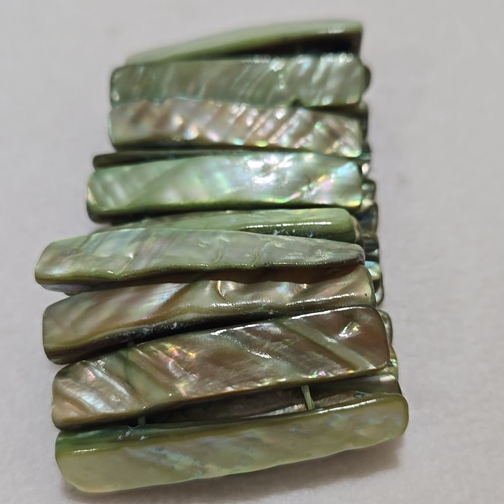 Green Abalone Shell Bracelet - Picture 5 of 7